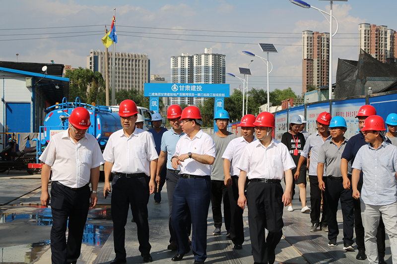 蘇躍華董事長(zhǎng)蒞臨置業(yè)公司  百酈灣項(xiàng)目中心