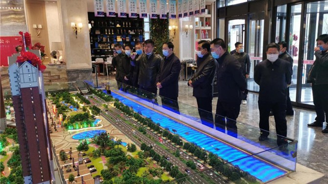 市、區(qū)領(lǐng)導(dǎo)蒞臨百酈灣視察項(xiàng)目小學(xué)建設(shè)情況