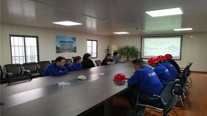 百酈玲瓏府項(xiàng)目展開(kāi)《保障農(nóng)民工 工資支付條例》宣傳活動(dòng)